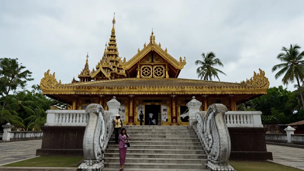 Bago Sightseeing