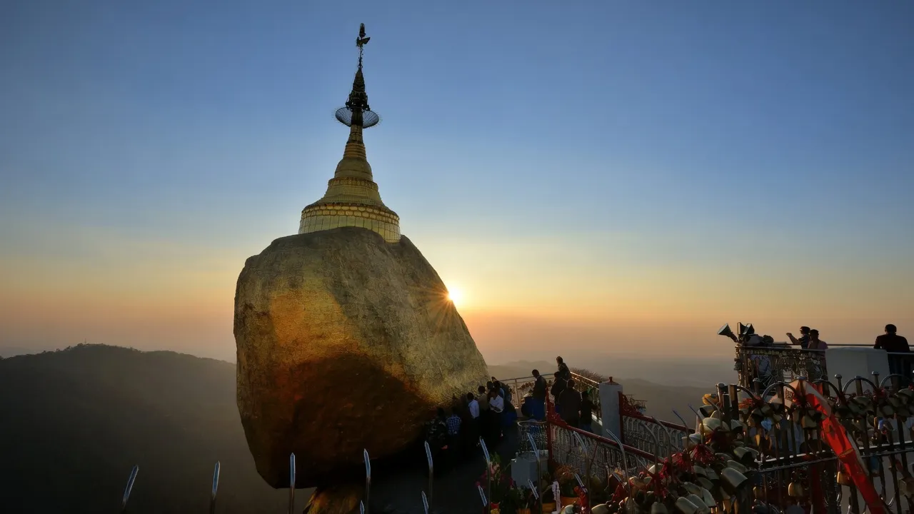 Kyaikhtiyo Golden Rock